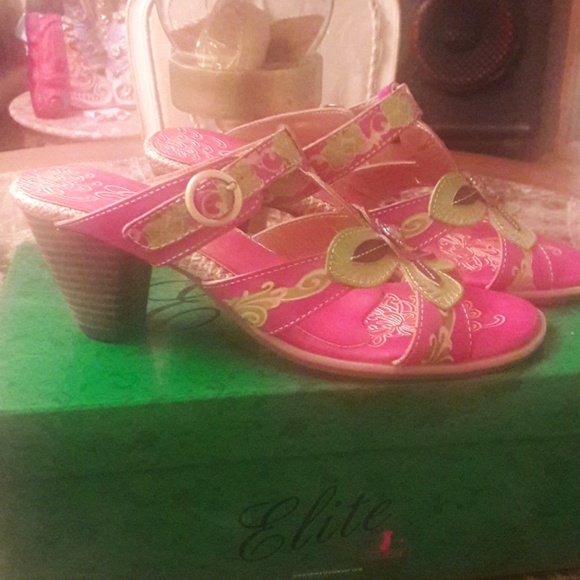 Woman New sandals - Picture 2 of 4